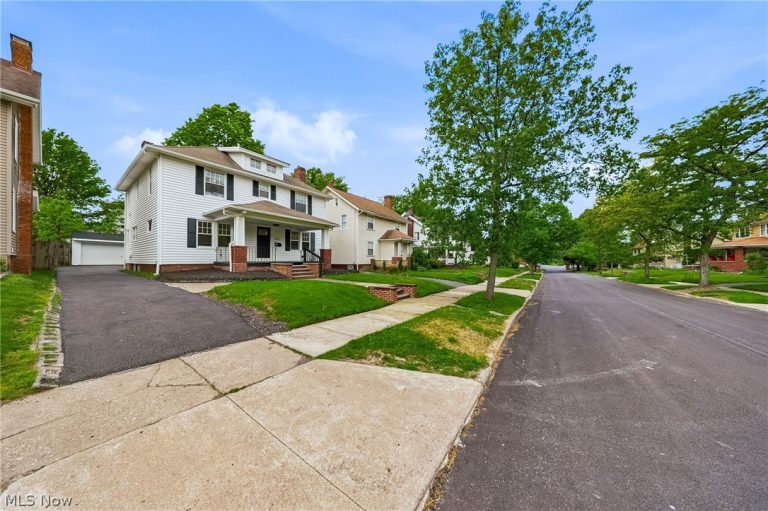3244 Redwood Road, Cleveland Heights, OH - Photo 2