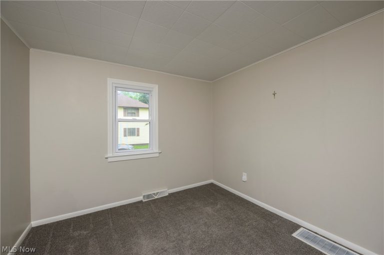 5185 Richville Drive, Navarre, OH - Photo 8