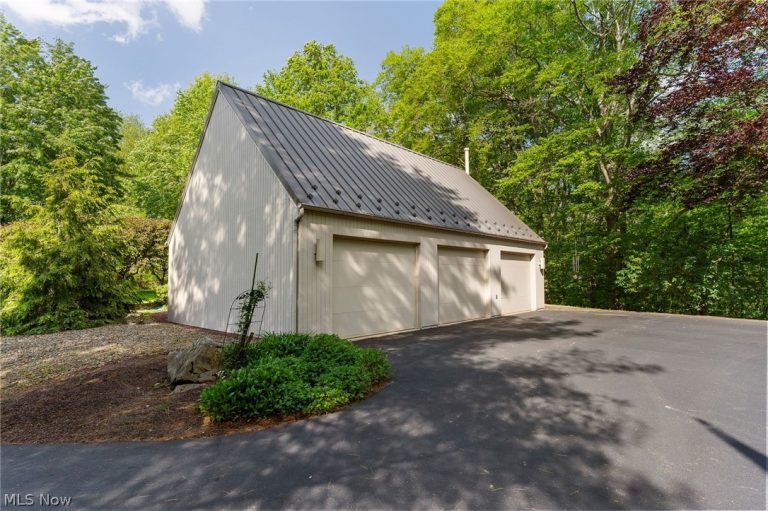 2941 Howland Wilson Road, Warren, OH - Photo 6