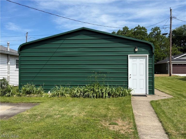 3103 9th Avenue, Vienna, WV - Photo 2