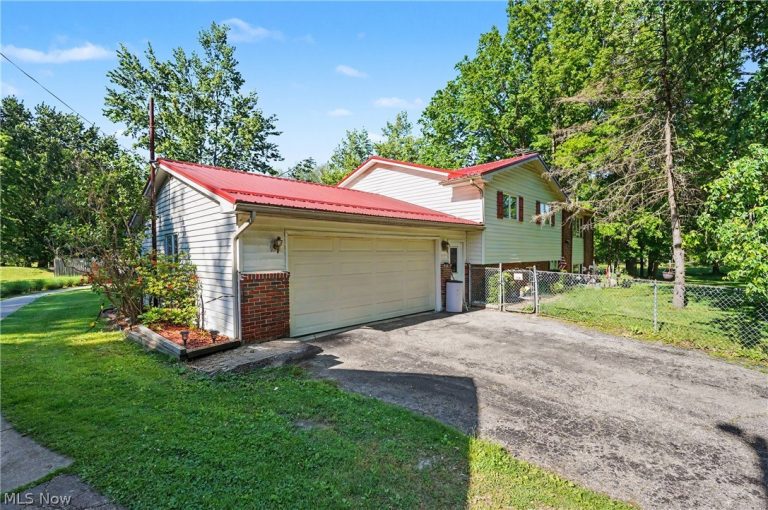 4250 Herr Fieldhouse Road, Southington, OH - Photo 2