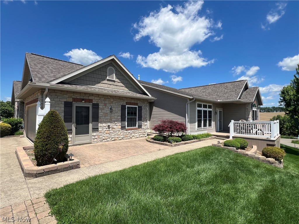 203 Heritage Crossing, Sugarcreek, OH
