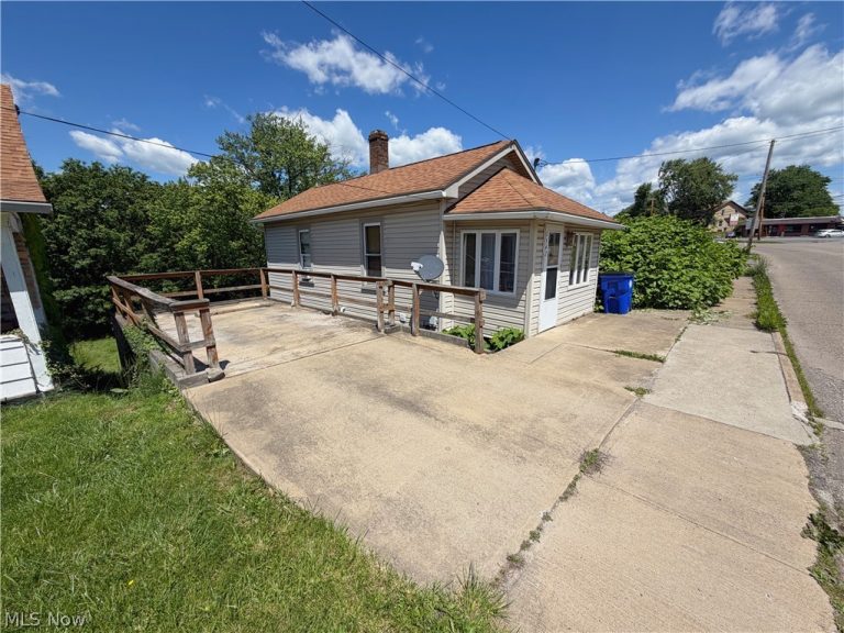 1547 Lisbon Street, East Liverpool, OH - Photo 2
