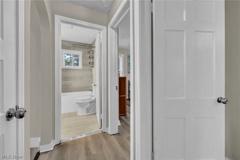 1068 Austin Avenue, Akron, OH - Photo 5