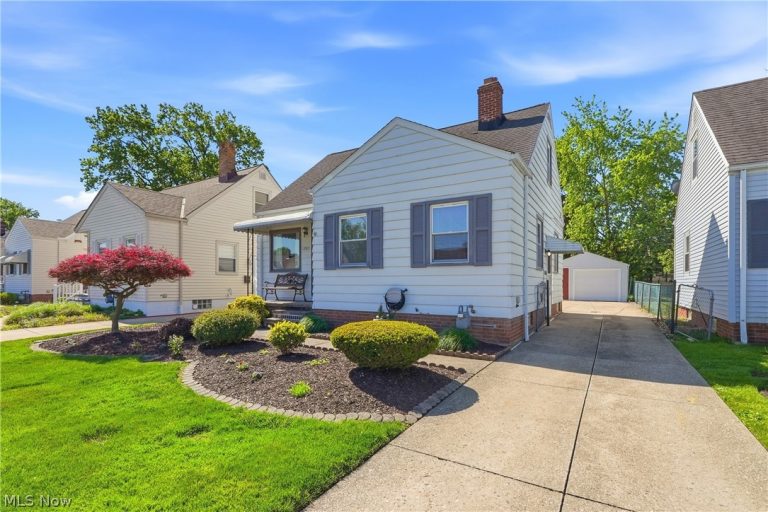 1303 Clearview Avenue, Parma, OH - Photo 2