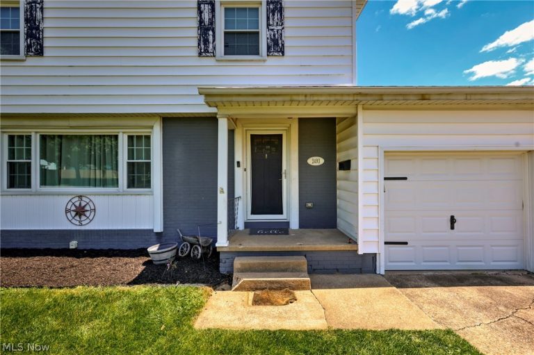 2493 Birchwood Drive, Austintown, OH - Photo 2