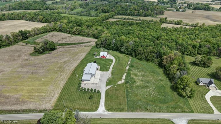 7839 Chestnut Ridge Road, Beach City, OH - Photo 5