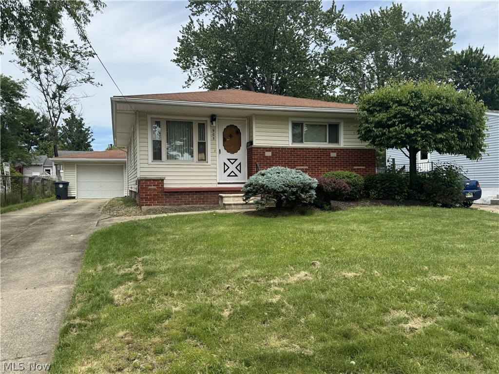 905 Carnegie Avenue, Akron, OH