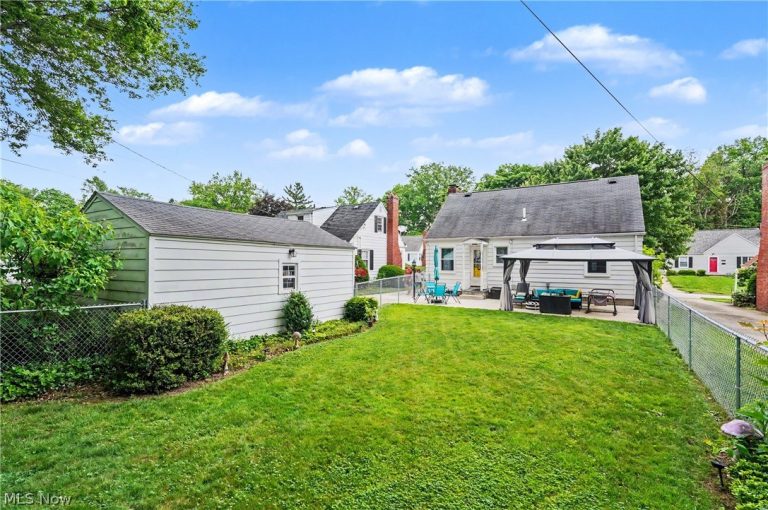 2044 26th Street, Cuyahoga Falls, OH - Photo 3