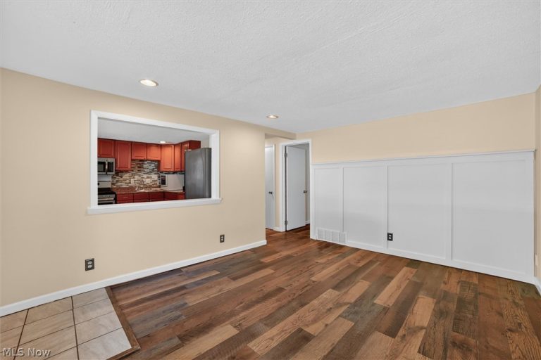 1239 332nd Street, Eastlake, OH - Photo 8