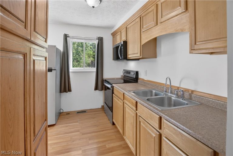 3234 Fillmore Drive, Brunswick, OH - Photo 6