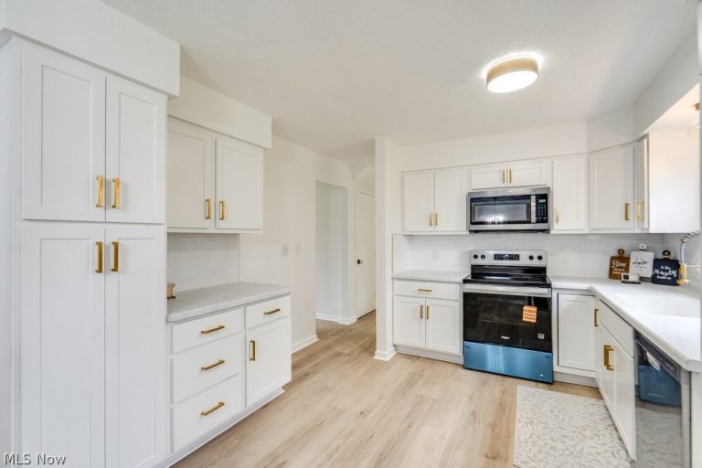 141 Wae Trail, Cortland, OH - Photo 4