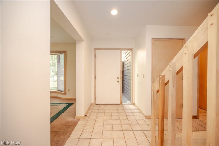 9114 Inverrary Drive, Howland, OH - Photo 4
