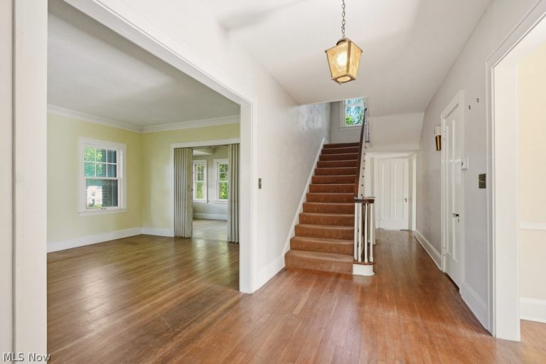 2745 Derbyshire Road, Cleveland Heights, OH - Photo 4