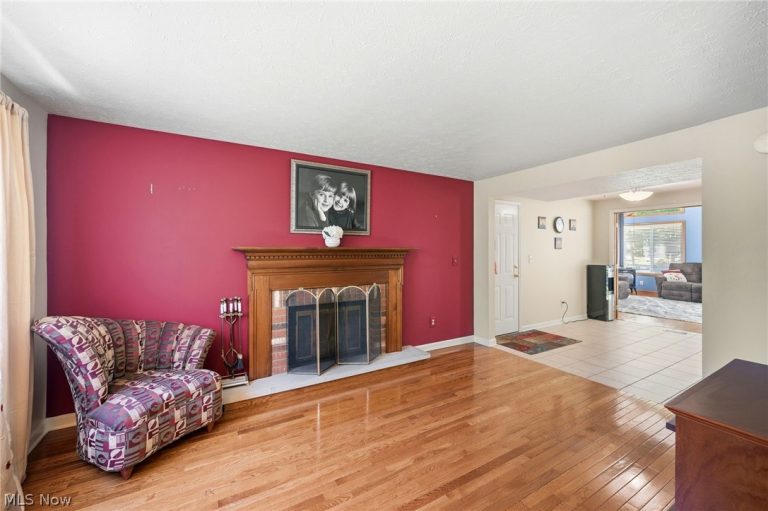 9481 Yorkview Drive, North Royalton, OH - Photo 5