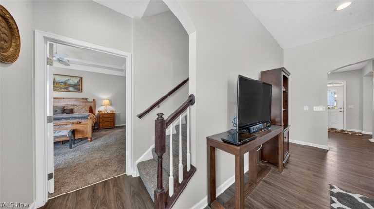 5648 Coverdale Way, Medina, OH - Photo 8