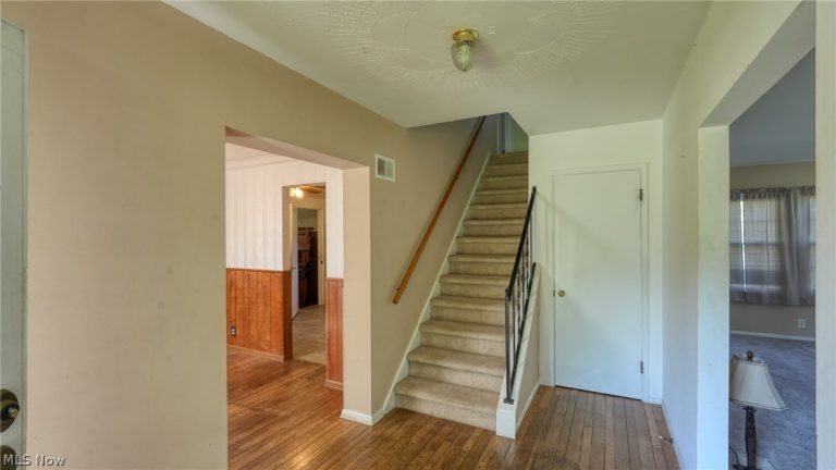 63075 Ridgewood Drive, Cambridge, OH - Photo 2