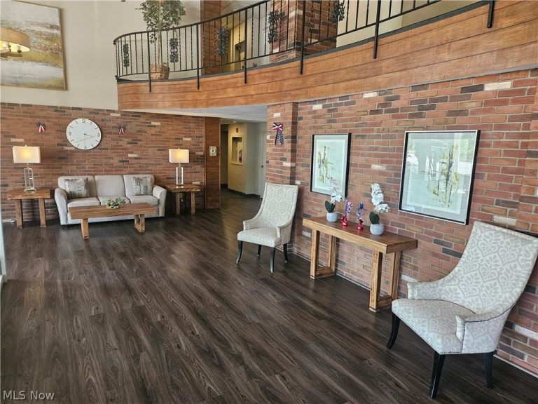 3675 Clague Road #306, North Olmsted, OH - Photo 4