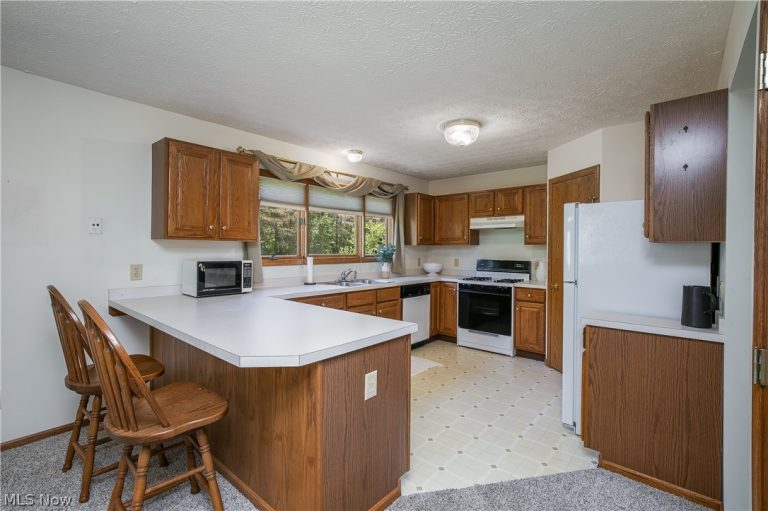 1424 Timbertop Drive, Tallmadge, OH - Photo 6