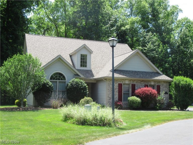 8462 HITCHCOCK Road, Boardman, OH - Photo 2