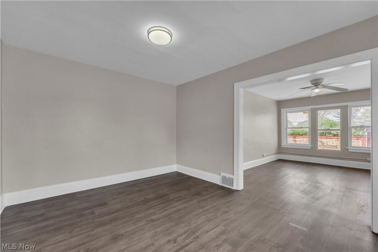 4657 Warner Road #3, Garfield Heights, OH - Photo 8