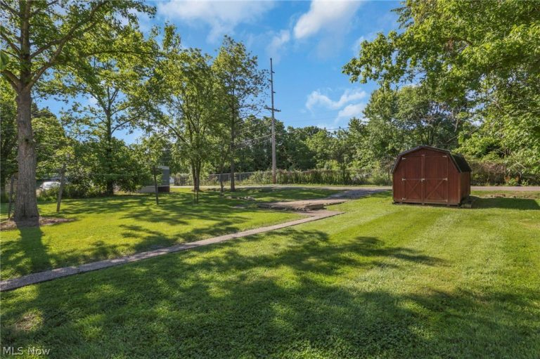 204 Jefferson Street, New Lexington, OH - Photo 3