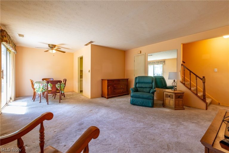 13652 Oakbrook Drive, North Royalton, OH - Photo 4