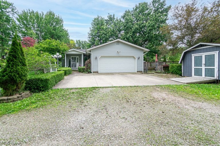 17404 Vermont Street, Grafton, OH - Photo 3