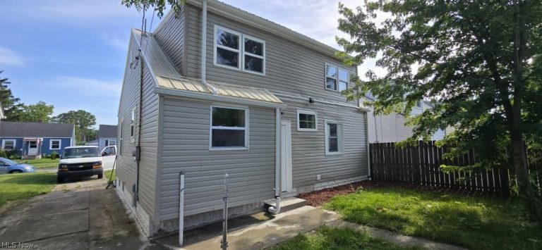 3155 Mckinley Street, Lorain, OH - Photo 2