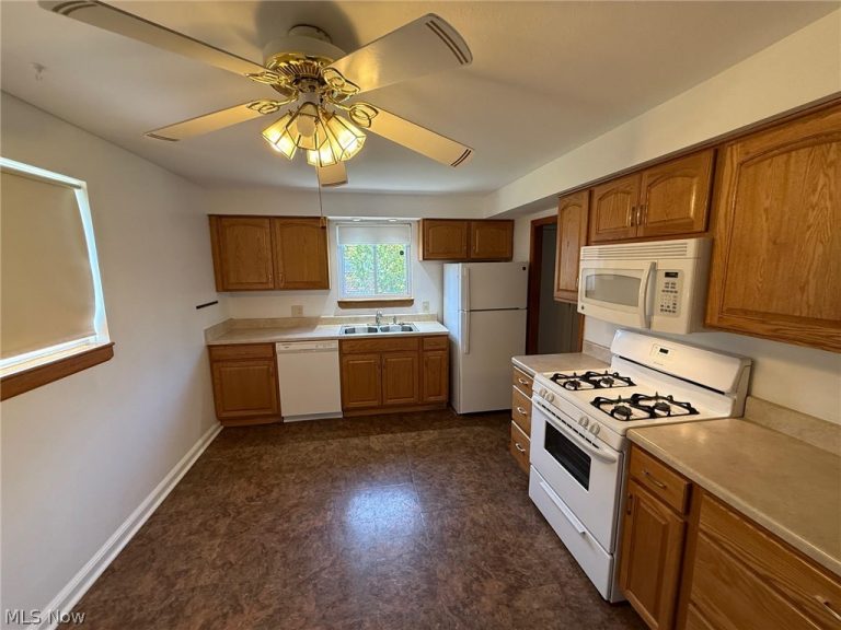 1582 Lee Terrace Drive, Wickliffe, OH - Photo 5