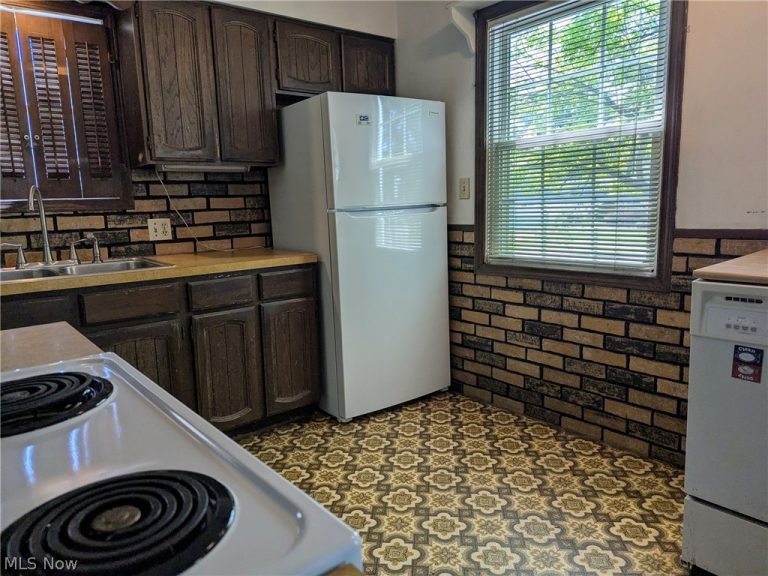 321 Filmore Avenue, Cuyahoga Falls, OH - Photo 6