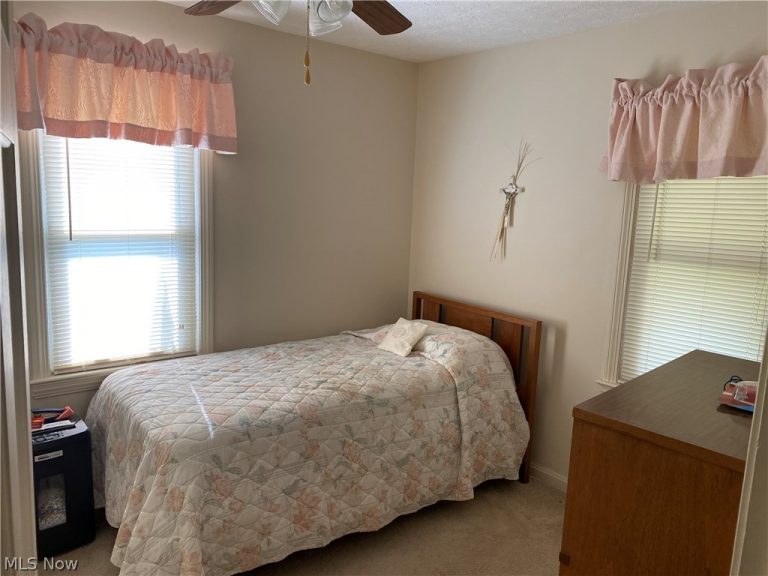 12910 Shady Oak Boulevard, Garfield Heights, OH - Photo 8