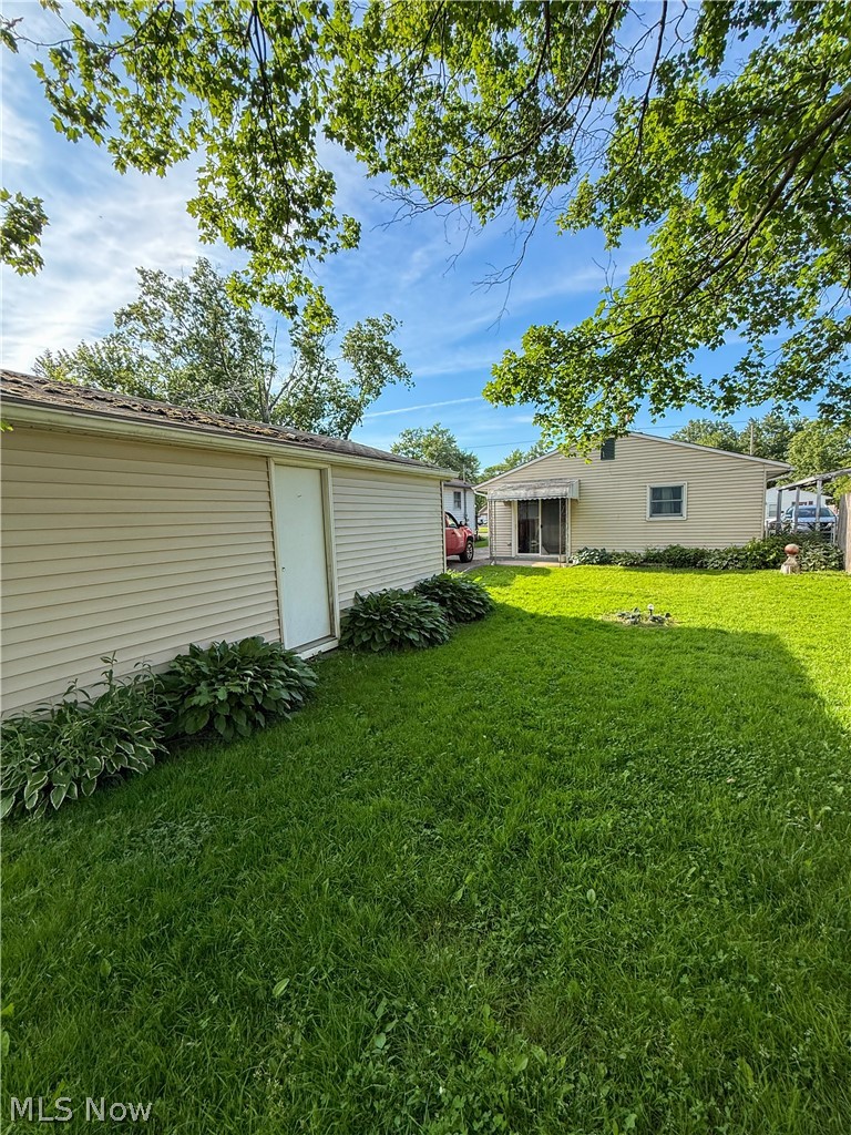 519 Case Avenue, Elyria, OH - Photo 4