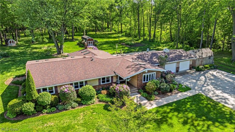 1425 LAKE (SR 531) RD, Conneaut, OH - Photo 2