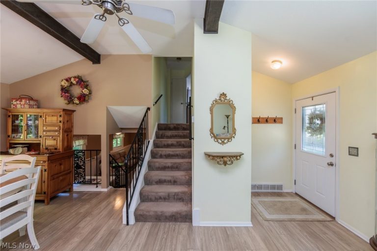1421 Driftwood Lane, Macedonia, OH - Photo 5