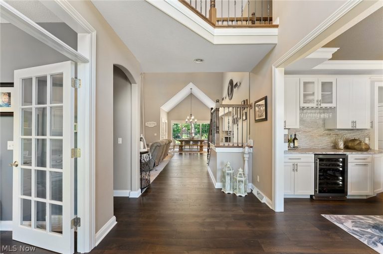 1325 Fox Den Trail, Canfield, OH - Photo 4