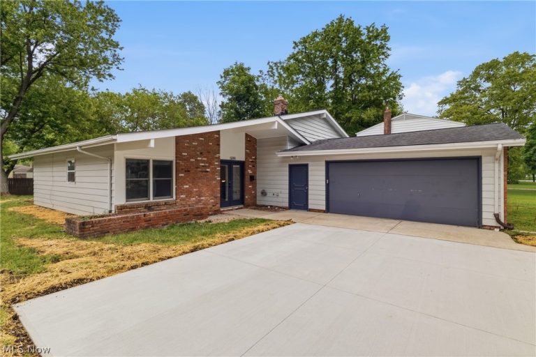 6195 Stafford Drive, North Olmsted, OH, 44070
