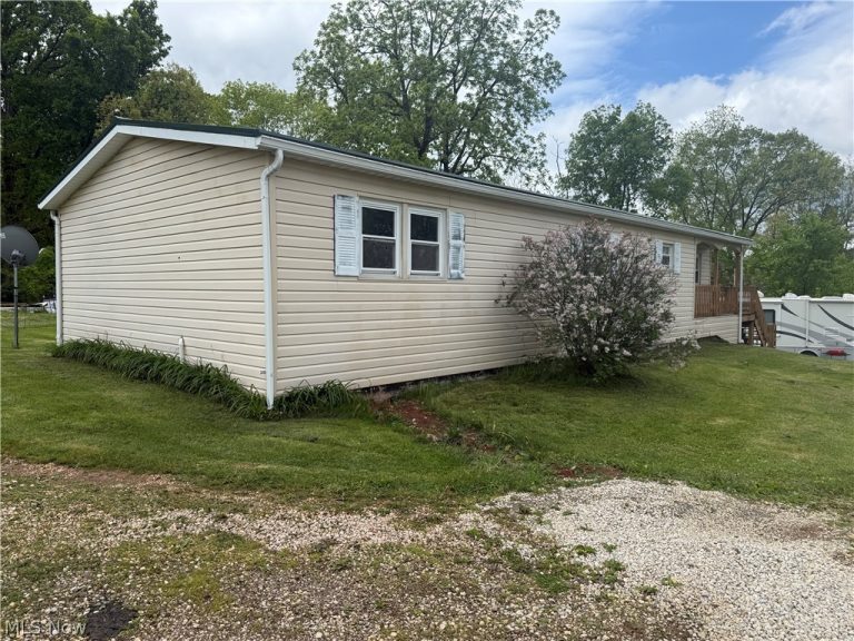 54552 Sarahsville Road, Senecaville, OH - Photo 6