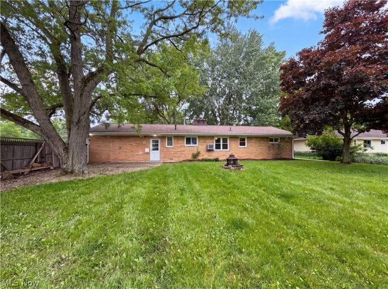 36700 Lakeland Drive, Avon, OH - Photo 5