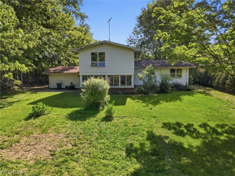2648 River Road, Willoughby Hills, OH - Photo 2