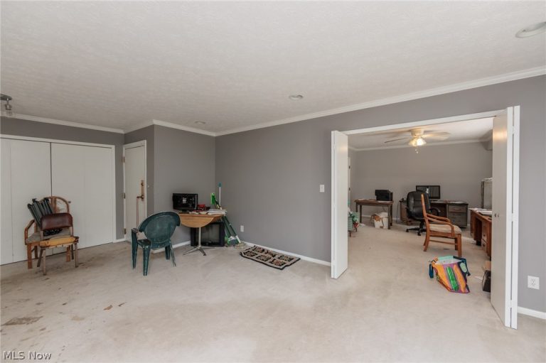 2202 Acacia Park Drive #2414, Lyndhurst, OH - Photo 8