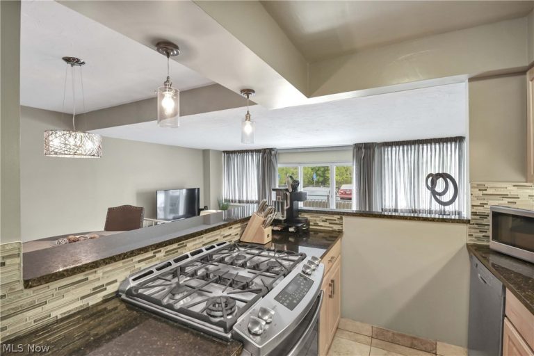 12900 Lake Avenue #117, Lakewood, OH - Photo 8