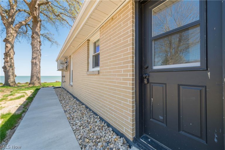 3842 Edgewater Drive, Vermilion, OH - Photo 4