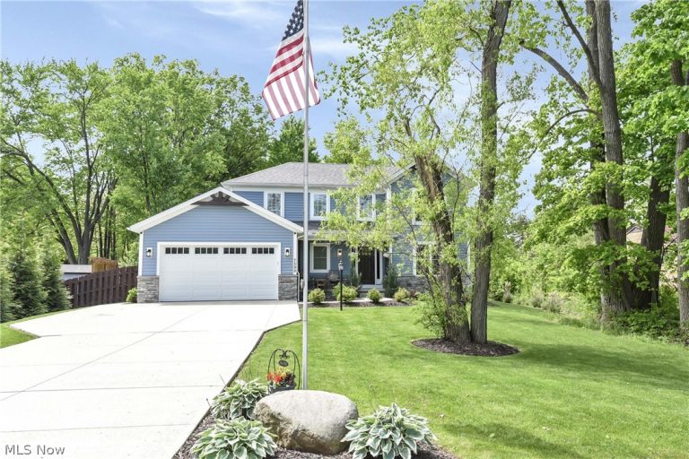7599 Albion Road, North Royalton, OH - Photo 2