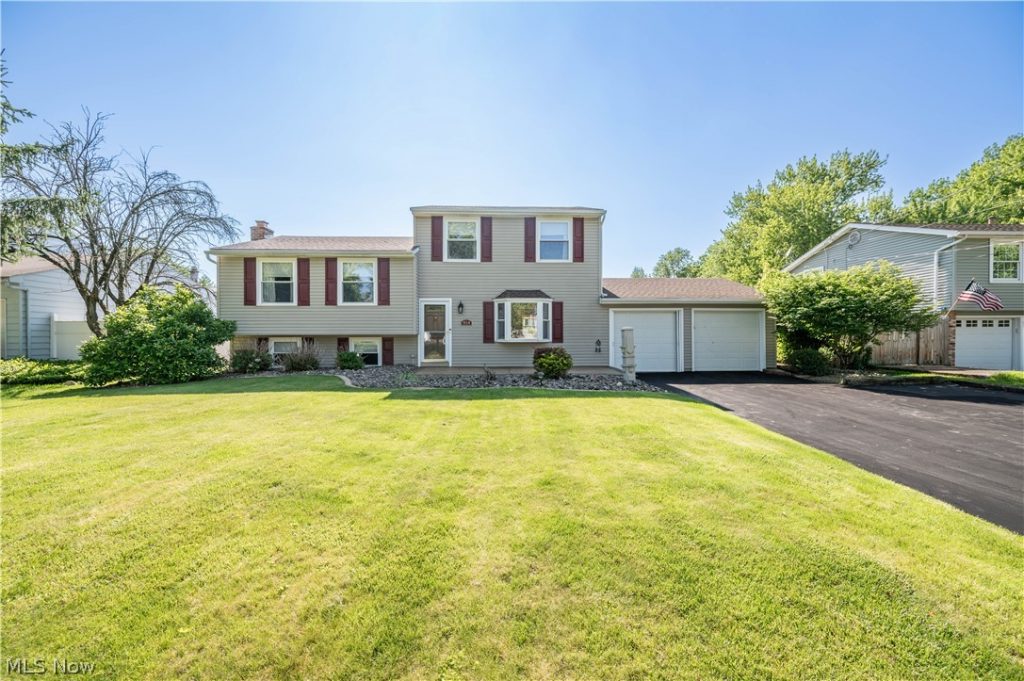 814 Illinois Avenue, McDonald, OH