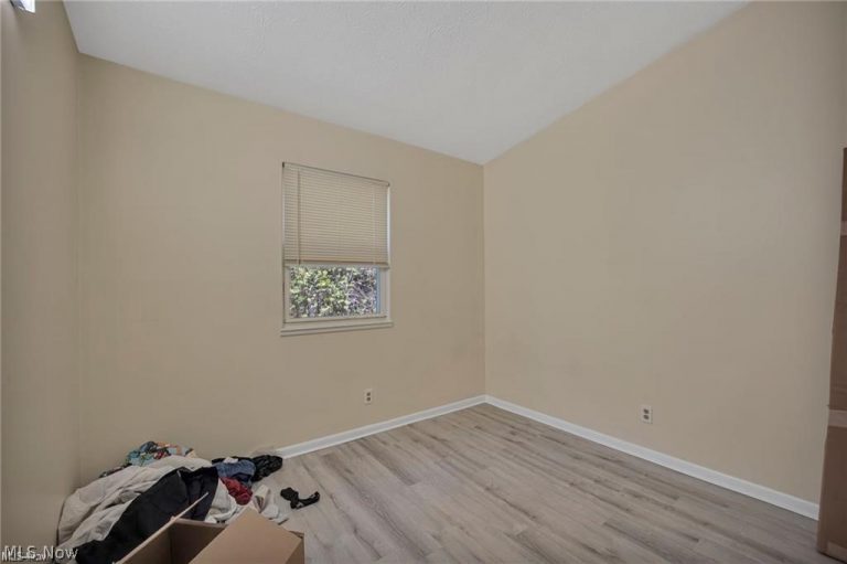 1933 Preston Avenue, Akron, OH - Photo 5