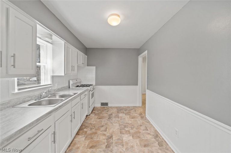 142 Canton Road, Akron, OH - Photo 8