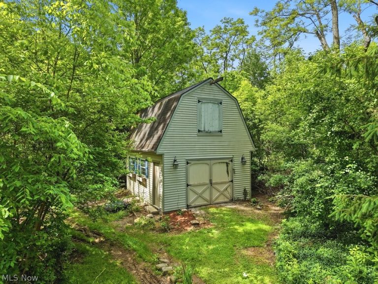 838 Glencrest Road, Northfield, OH - Photo 3