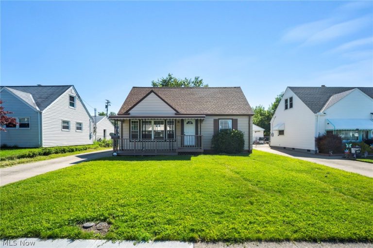 424 308th Street, Willowick, OH - Photo 6