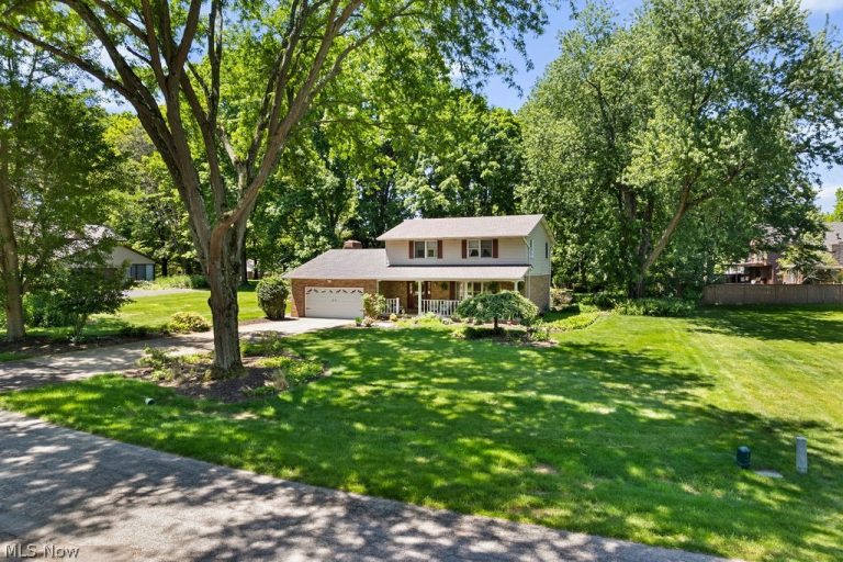 2438 Lyndon Drive, Green, OH - Photo 2
